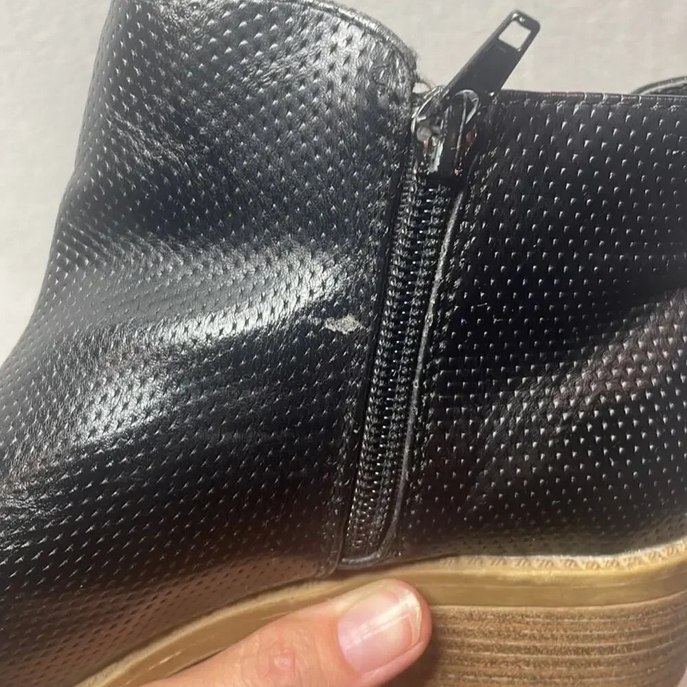 Bata Black Leather Bootie Size 38 - Picture 3 of 7